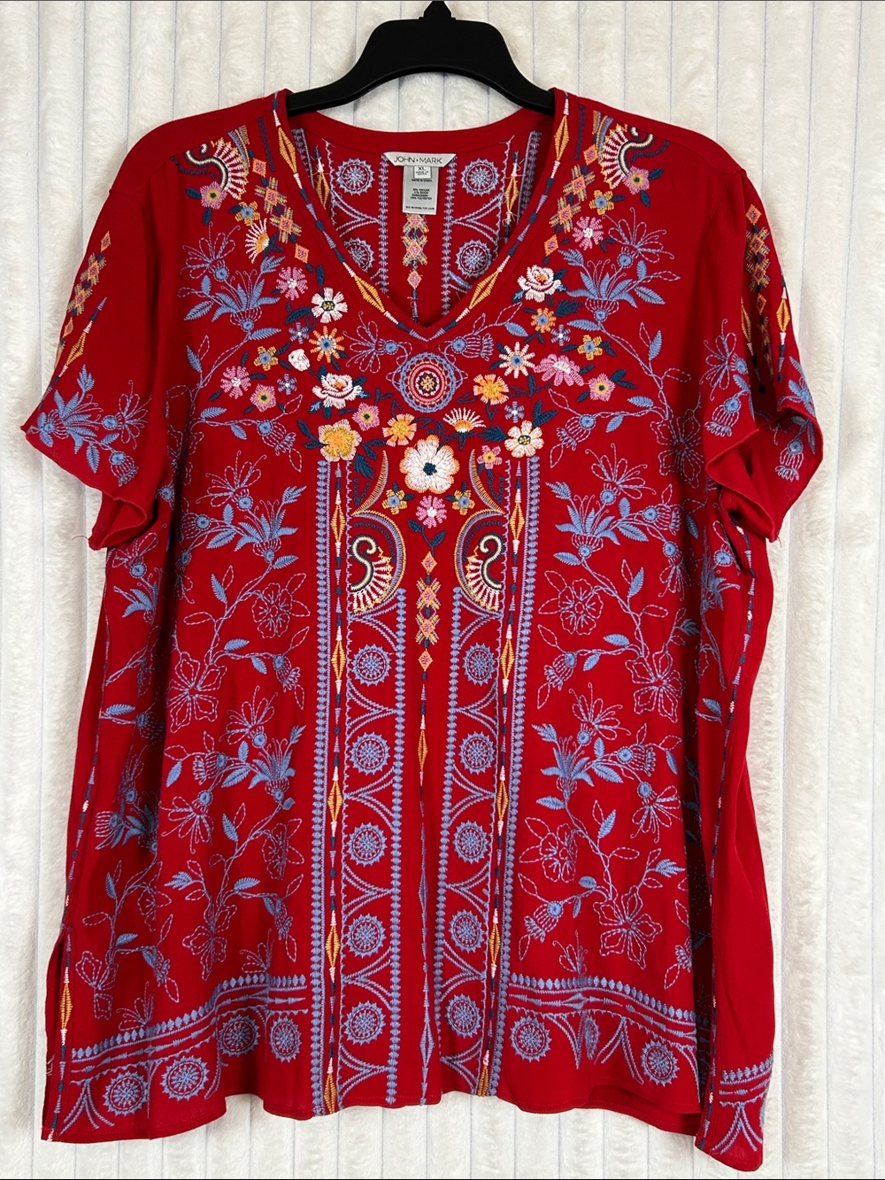 John Mark red short-sleeve V-neck floral embroidered boHo chic top XL read